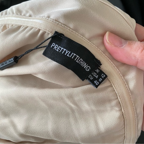 Pretty Little Thing Champagne Satin Pleat Bardot Flared Sleeve Shift Dress - Picture 6 of 8